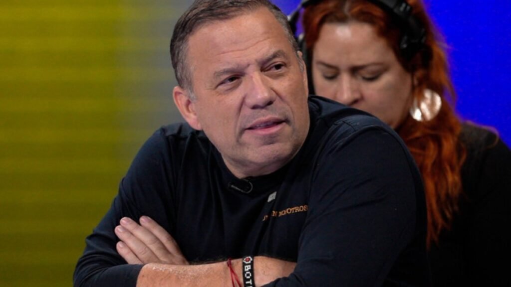 Denuncia por violencia intrafamiliar sacude la campaña del candidato colombiano Santiago Botero