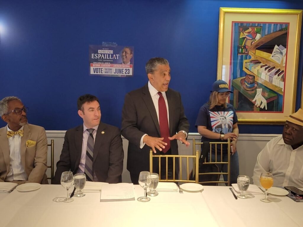 Espaillat pone sobre la mesa las fallas de NYCHA y reclama una respuesta concreta para la vivienda pública