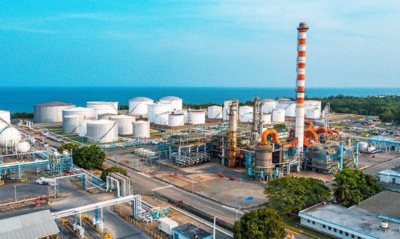 La merma acelerada de reservas de crudo vuelve a poner en la mira la respuesta de los gobiernos ante el impacto en energía y mercados