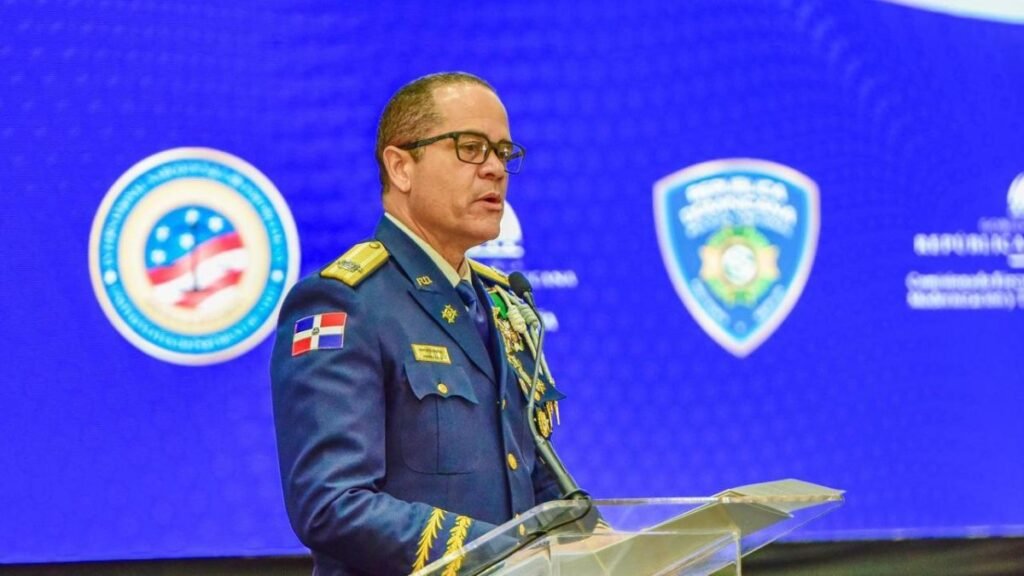 Director de la Policía cumple 100 días con balance de reforma, control interno y exigencia de confianza pública