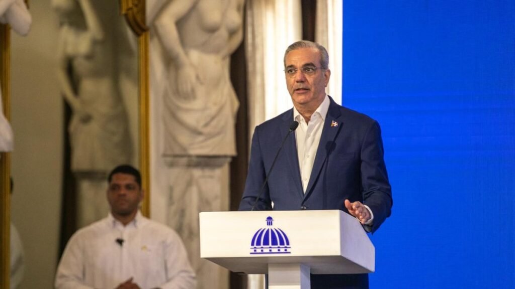 Abinader somete al Senado reforma al Código Civil para unificar la vigencia de las leyes en Santo Domingo