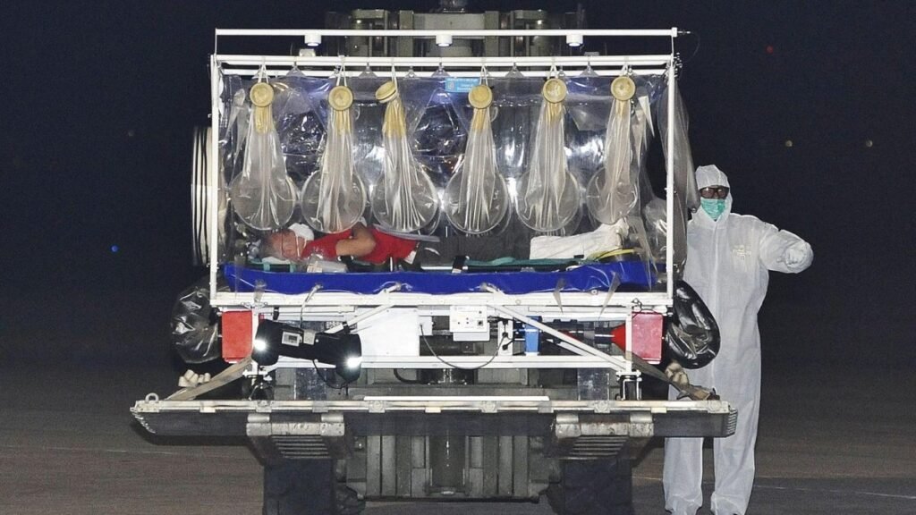 Sospecha de ébola en Cerdeña obliga a Italia a aislar a un paciente y revisar sus protocolos