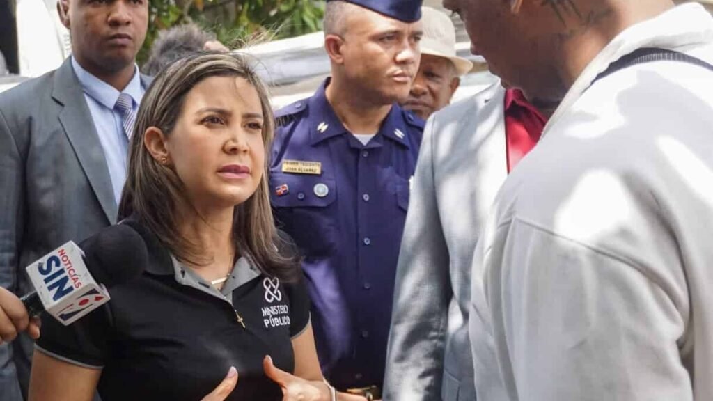 Rosalba Ramos alerta sobre compra de materiales de dudosa procedencia en negocios de metaleros de Villa Consuelo