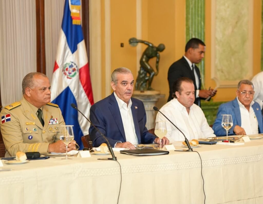 Abinader refuerza la advertencia en la frontera ante el deterioro de la crisis haitiana