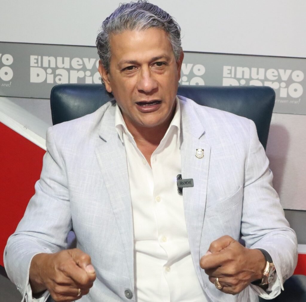 Díaz resalta el avance urbano de Santiago, pero pone el foco en el tráfico