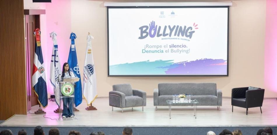 Prevención del acoso escolar vuelve al centro tras panel entre instituciones
