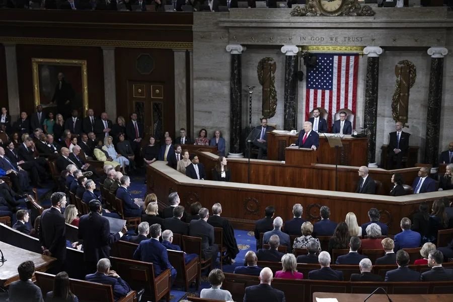 Cámara Baja de EEUU aprueba US$70.000 millones para la agenda migratoria de Trump tras pulseada por controles a agencias