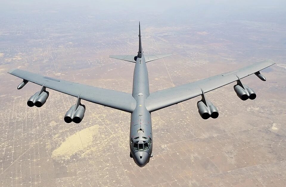 Choque de un B-52 en California eleva las dudas sobre la seguridad y el estado de la flota