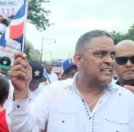 Desde Nueva York, Roberto Rojas pide respaldo a Santo Domingo 2026 y vuelve a ponerse la mira sobre sus beneficios para el país