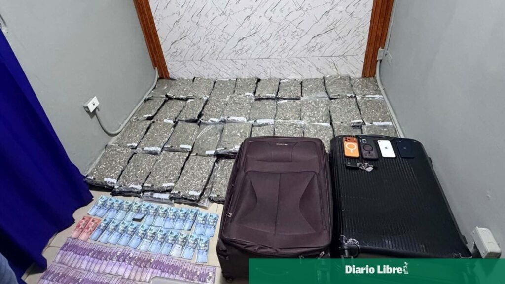 Hallan 69 paquetes en un operativo en el peaje de La Romana y refuerzan el escrutinio sobre la Autovía del Coral