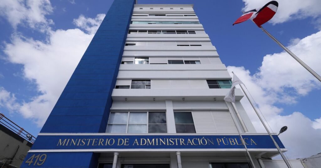 MAP ofrece 2,000 becas en IA y persiste la presión por resultados tangibles en la gestión pública