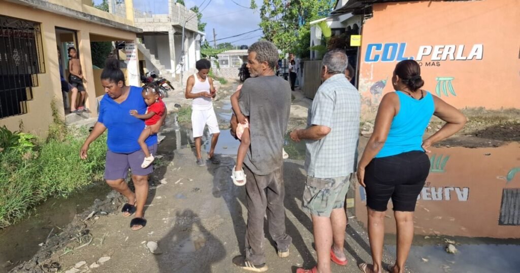 Los Trinitarios pide acción urgente por cañada y calles en ruina tras años de reclamos