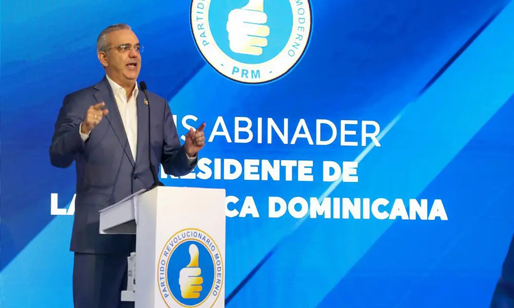 Abinader asume un papel decisivo en el PRM y ata su gestión al partido