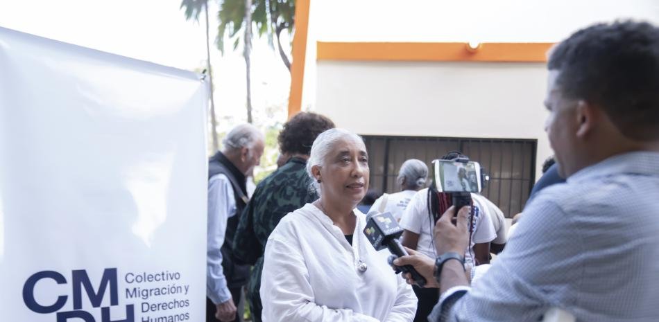 Llevan al Gobierno más de 1,000 firmas contra protocolo migratorio en hospitales