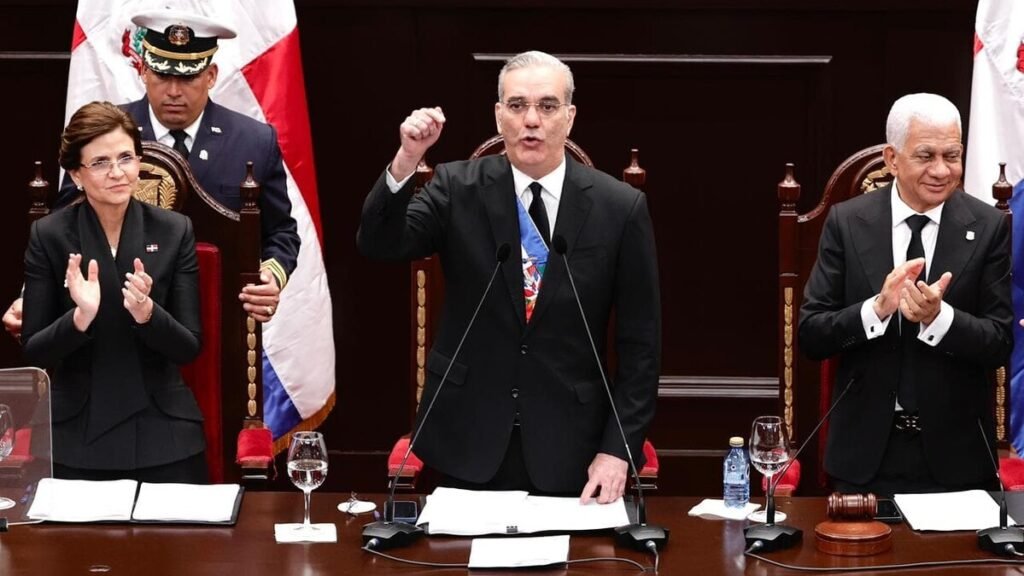 Abinader combinó anuncios de alto perfil con reclamos pendientes en su rendición de cuentas