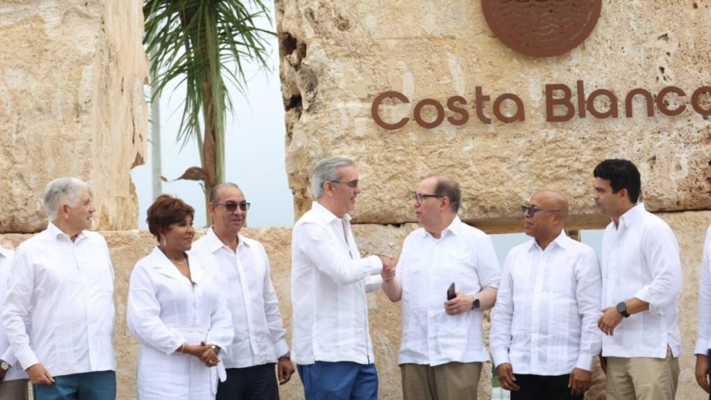 Abinader presenta un plan de RD$20 mil millones para Boca Chica y eleva la exigencia de resultados