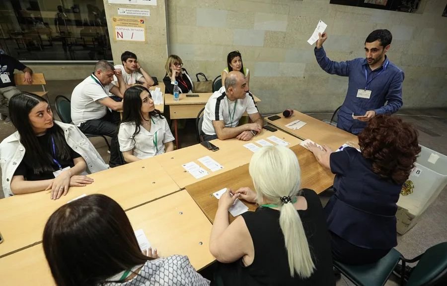 Mayoría de Pashinián concentra poder y deja a la oposición ante reformas decisivas en Armenia