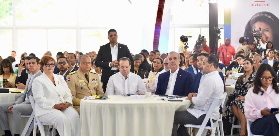 Abinader insiste en la ética y promete seguir la ofensiva contra la corrupción