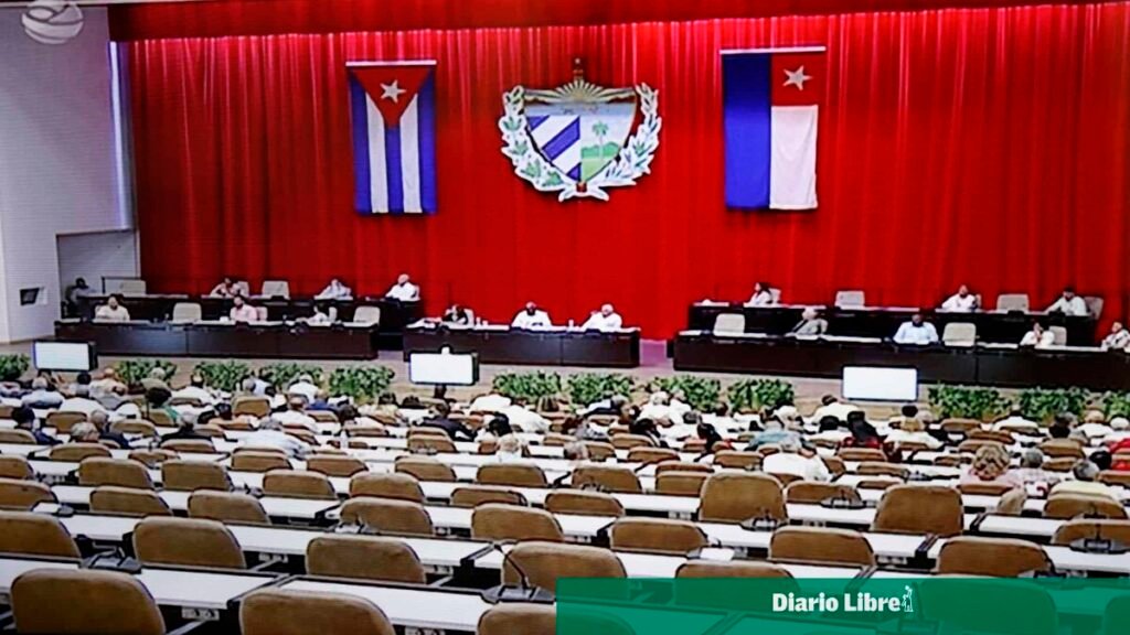 Cuba aprueba en una semana 176 reformas para responder a una crisis que ya dura años