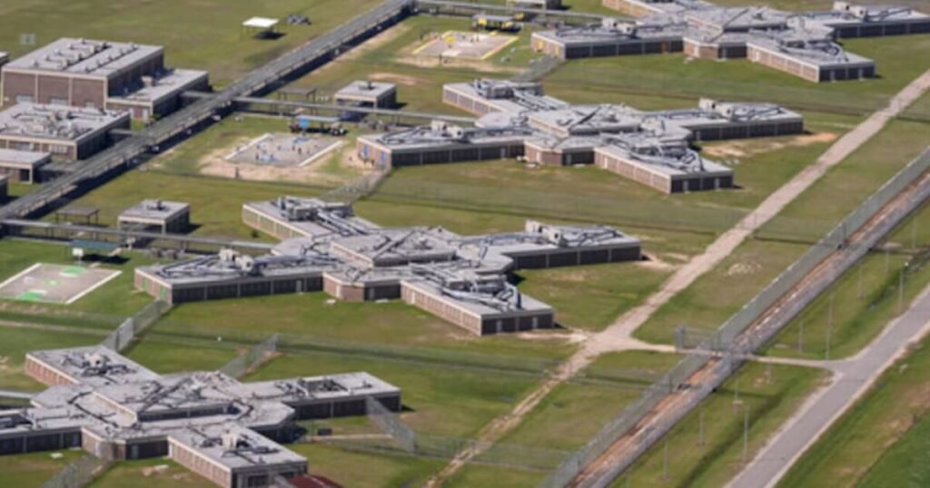 ICE flexibiliza normas en sus centros de detención y amplía el uso de IA