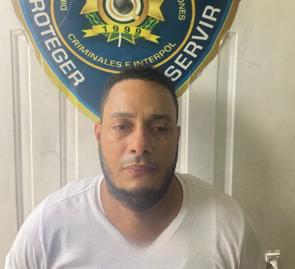 En Monte Plata detienen a acusado de homicidio que era buscado con dos órdenes de arresto