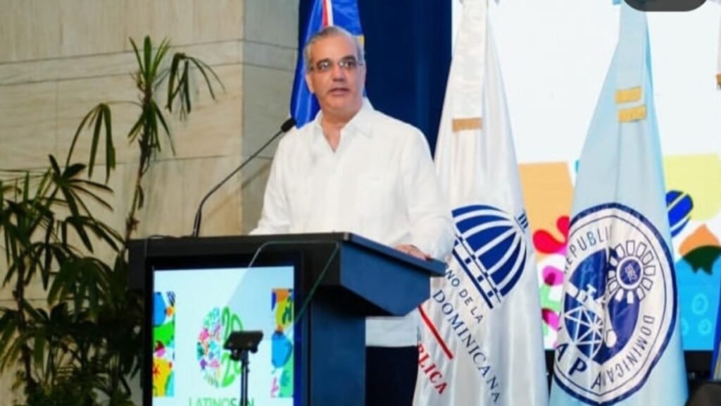 Abinader pide priorizar el agua en la región mientras el debate vuelve a centrarse en promesas e inversiones