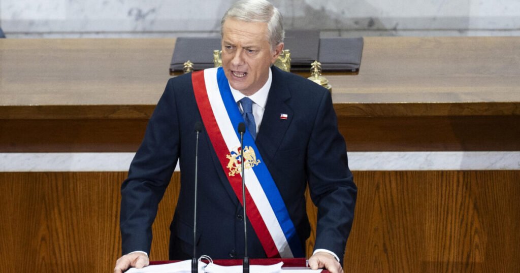 Kast reconoce el costo de su ajuste, pero asegura que no recortará ayudas sociales