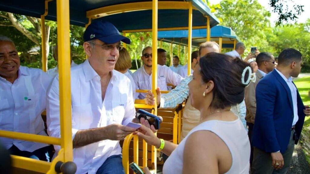Abinader inspecciona el Zoológico Nacional y el Jardín Botánico con nuevos planes de modernización