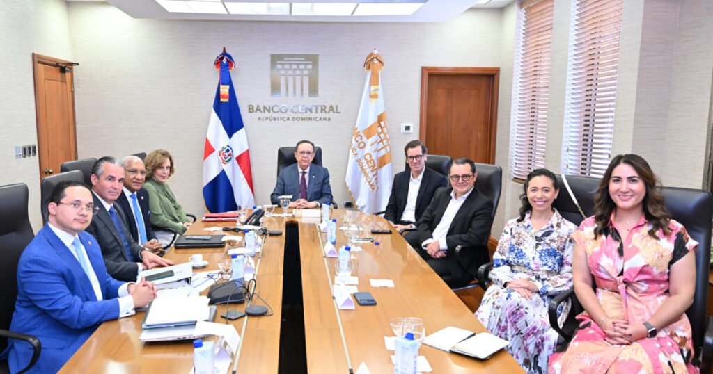 Citibank destaca la solidez macroeconómica dominicana en visita al Banco Central