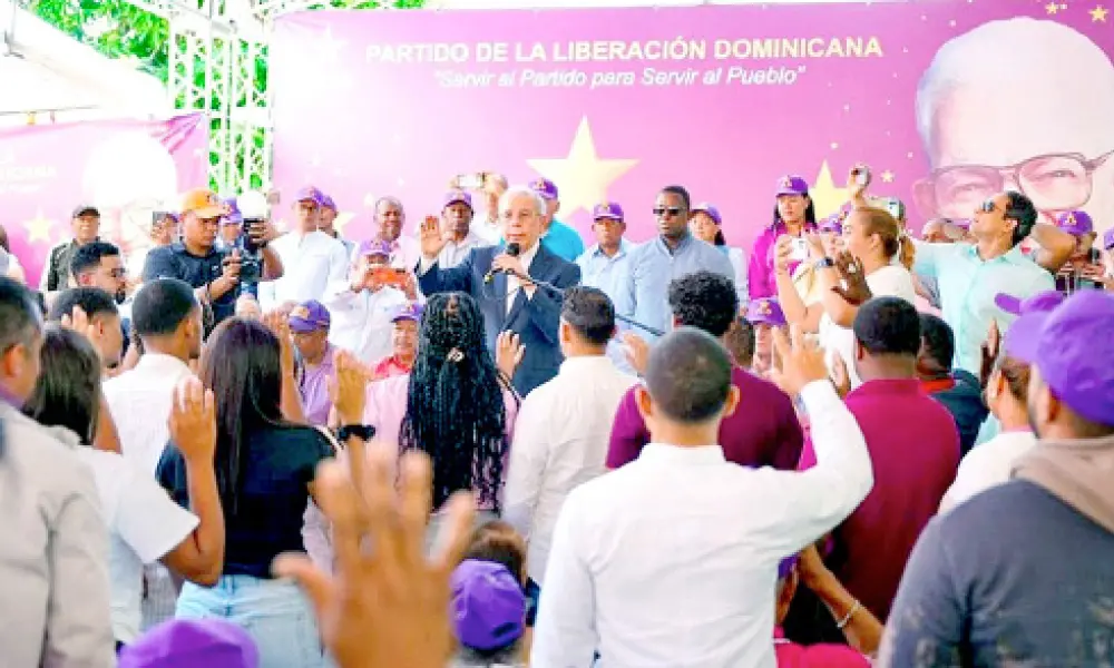 Danilo Medina dice que la reforma fiscal encarecería más la vida de la gente