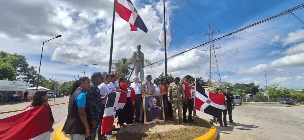 La Nueva Barquita inaugura estatua de Duarte y reabre el contraste entre símbolo patrio y resultados de gestión