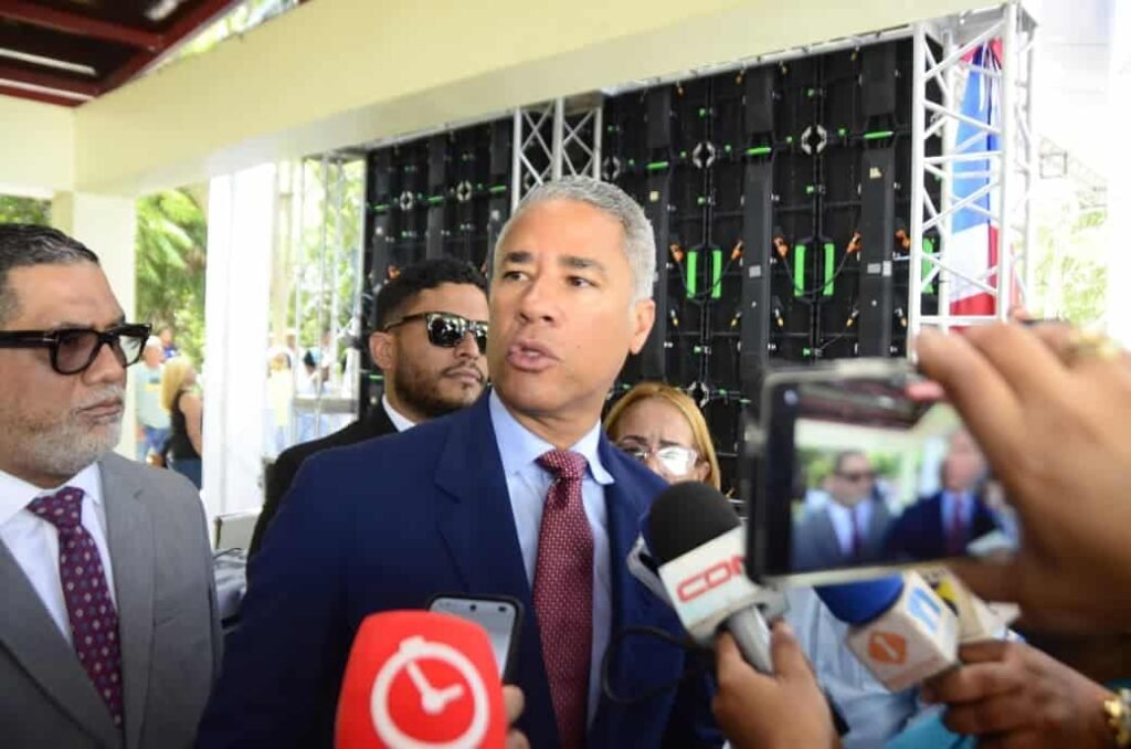 Coraasan prevé RD$15 mil millones en obras de agua y saneamiento para Santiago