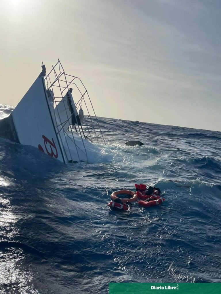 Rescate de dos extranjeros tras naufragio parcial frente a Puerto Plata refuerza llamado a prevenir fallas en alta mar