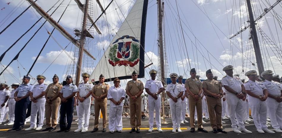 Guardiamarinas zarpan desde Sans Souci en un crucero de instrucción hacia puertos de Estados Unidos