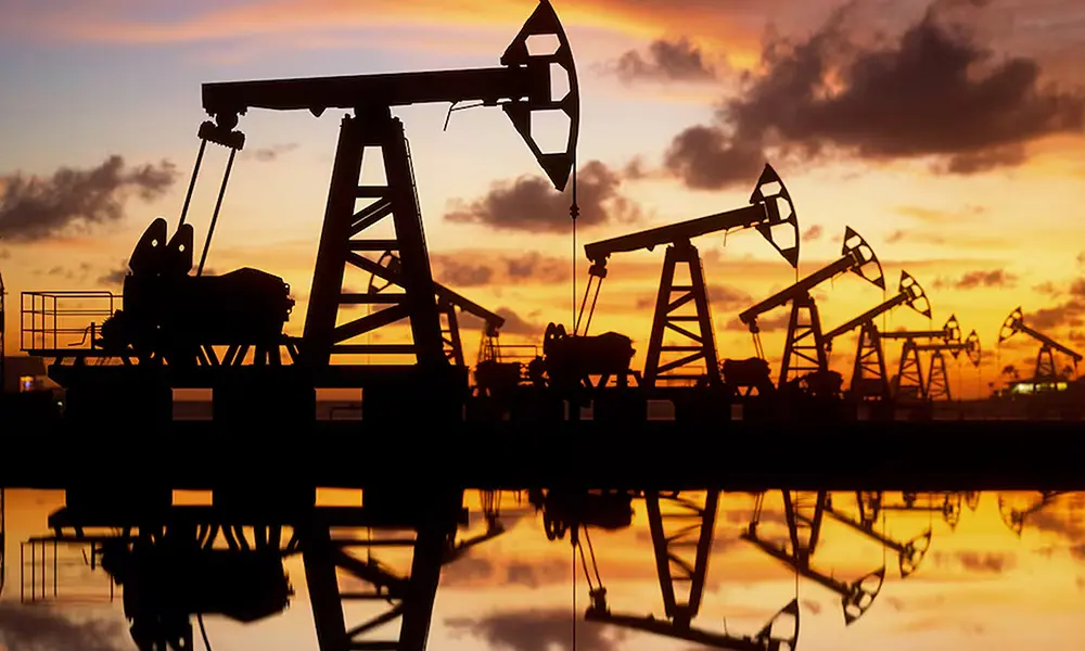 El WTI cae tras la licencia de EE.UU. para vender crudo iraní y Wall Street cierra mixto