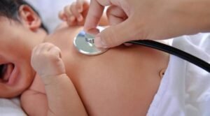Familia de bebé con cardiopatía busca fondos para una cirugía urgente en Santo Domingo