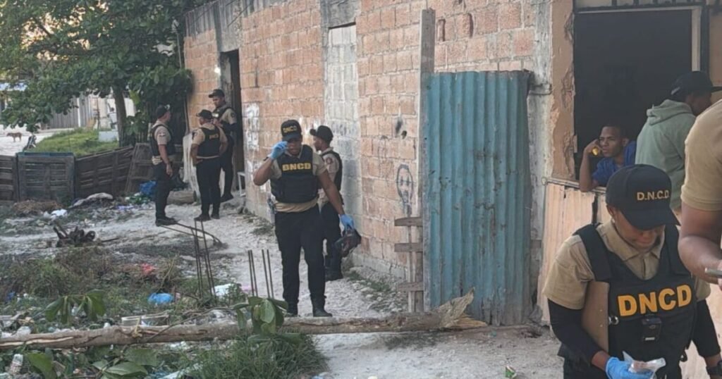 Más de 1,400 gramos ocupados y diez detenidos revelan continuidad del microtráfico en Verón-Punta Cana
