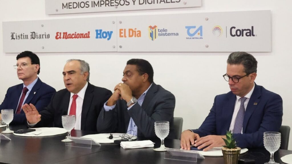 Empresarios piden remover trabas y apuntalar la reactivación ante menor ritmo económico