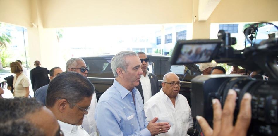 Abinader reafirma respaldo a la cesantía mientras sigue trabada la reforma laboral