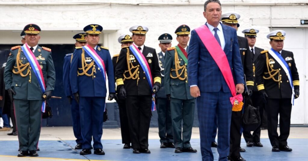 Crisis en Bolivia escala con relevo en Defensa y plan oficial para regular estados de excepción