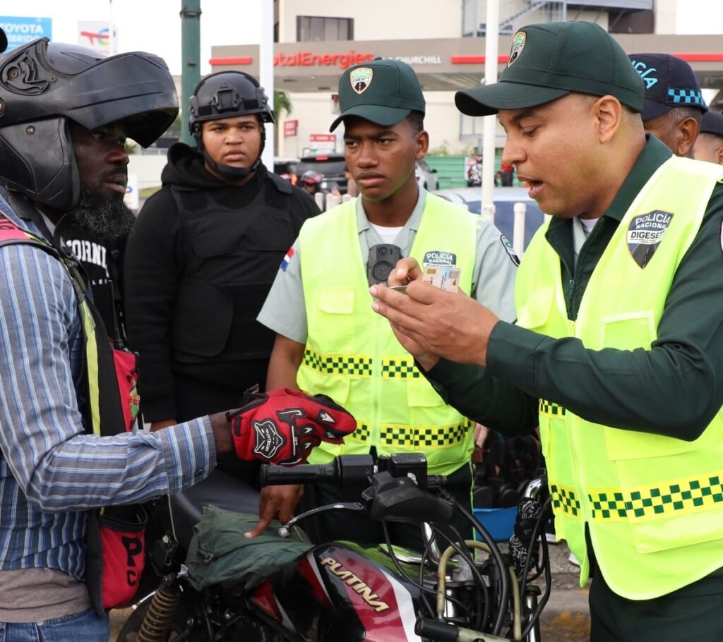 Operativo en el DN mantiene bajo revisión la regularización del transporte en motocicletas