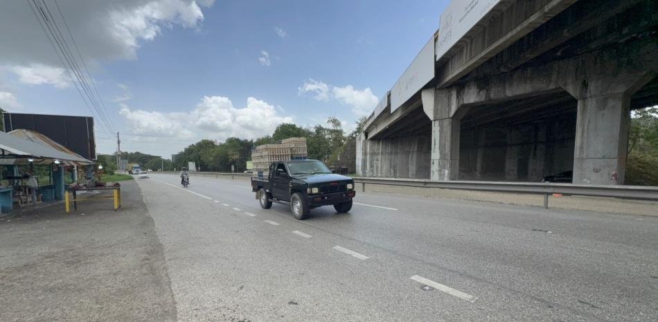 Comunidad de La Vega sigue sin salida segura en la autopista Duarte tras años de reclamos