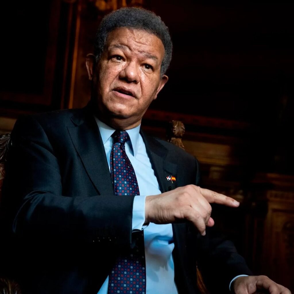 Leonel atribuye las protestas al costo de las medidas oficiales y a la indignación social