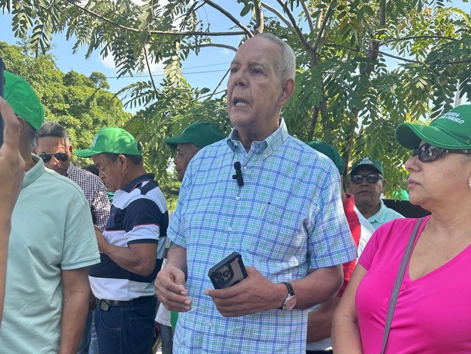 Malestar por el costo de la vida y los servicios básicos marca jornada de la Fuerza del Pueblo en Santo Domingo Este