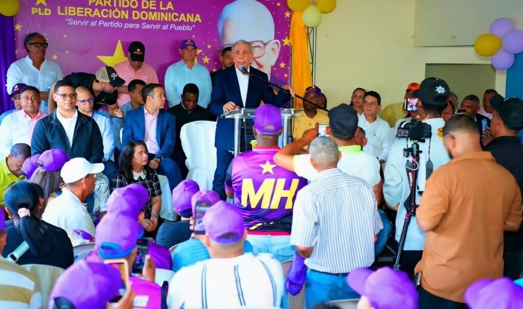 Medina eleva el tono en Cutupú: dice que el PLD va en ascenso e insiste en críticas al gasto del Gobierno