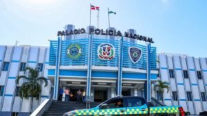 Abinader urge al Congreso a aprobar ya la reforma policial en medio de la presión por nuevos casos