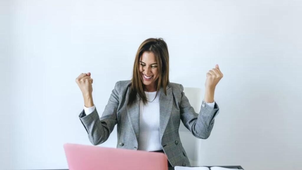 República Dominicana mejora en el ranking de felicidad, pero sigue la exigencia de mirar el bienestar real