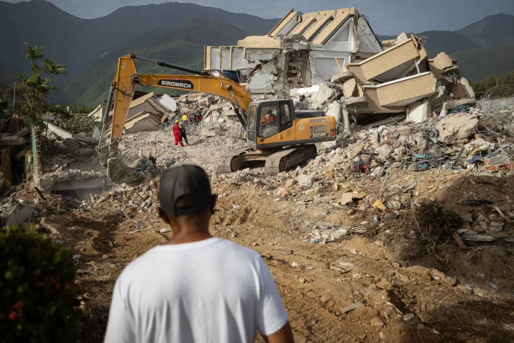 Venezuela eleva a 3.342 los muertos por el doble terremoto y persiste la incógnita sobre los desaparecidos
