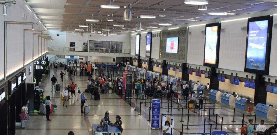 Detienen en el AILA a ‘Alex El Guardita’ cuando iba rumbo a Bogotá por un homicidio en Baní