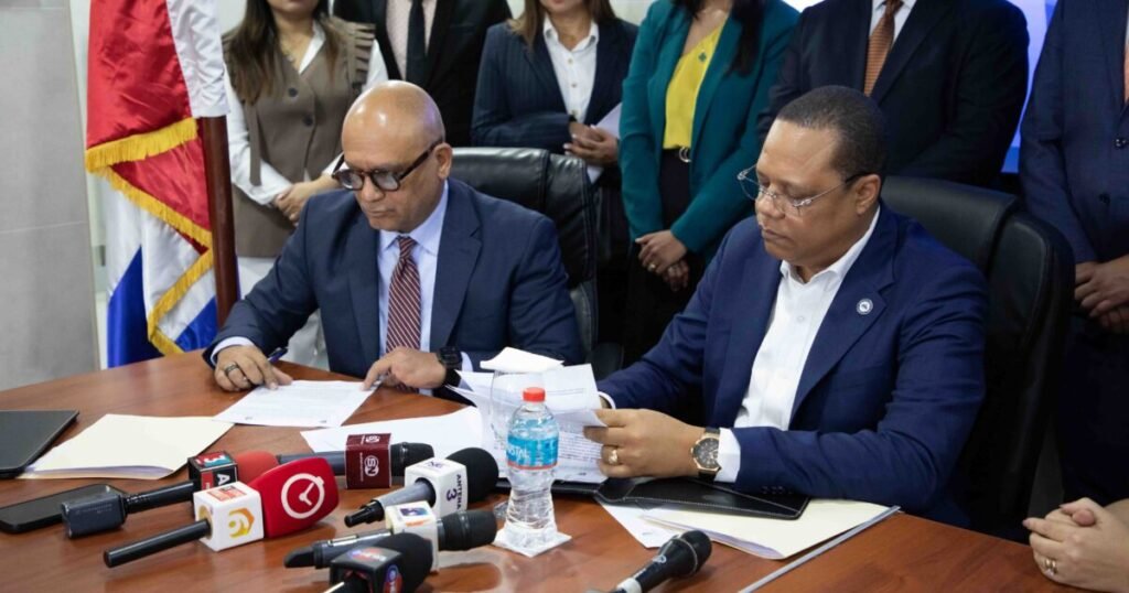 Pro Consumidor y COB-RD pactan frenar llamadas de cobro abusivas